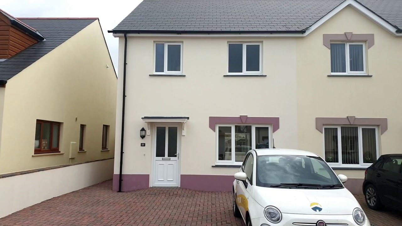 Semi detached property in Crundale 