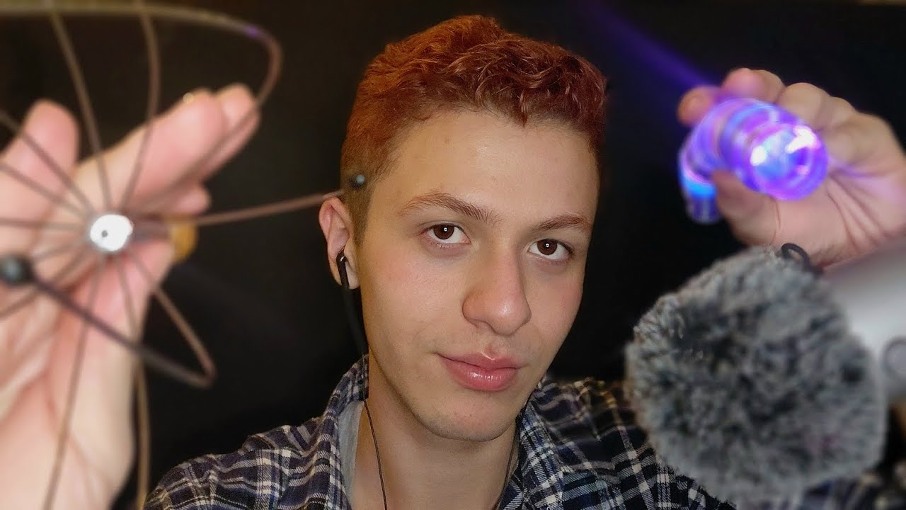 ASMR TE AJUDANDO A DORMIR COM ARREPIOS NA CABEÇA E SUSSURROS 