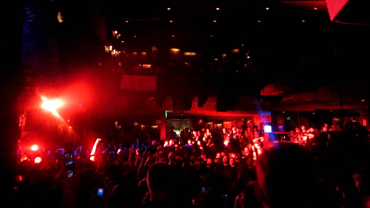 concert crowd - YouTube