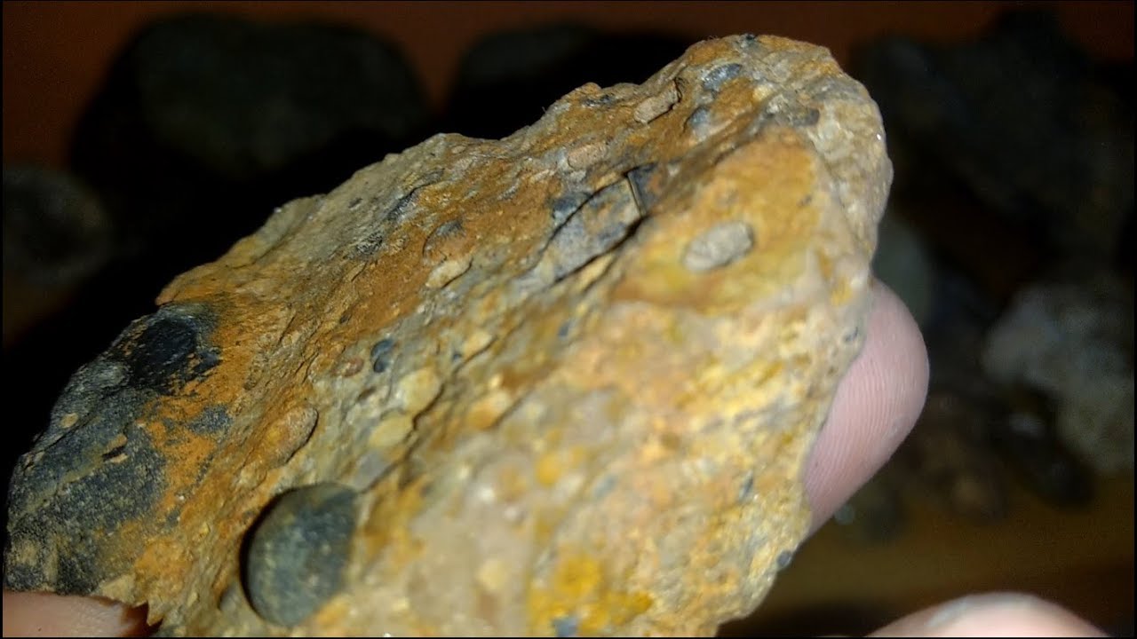 Olha como é fácil encontrar pedras preciosas ! YouTube