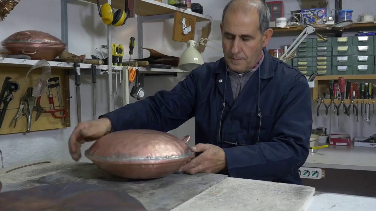 Adriano Concas - Artigiano del rame - Sardegna