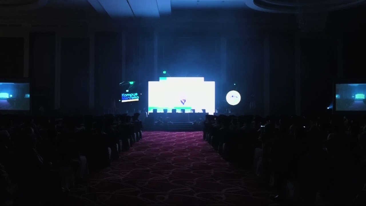 GRAPHIC VIDEO MAPPING OPENING WISUDA XVII AHLI MADYA & SARJANA TERAPAN  TAHUN AKADEMIK 2021/2022