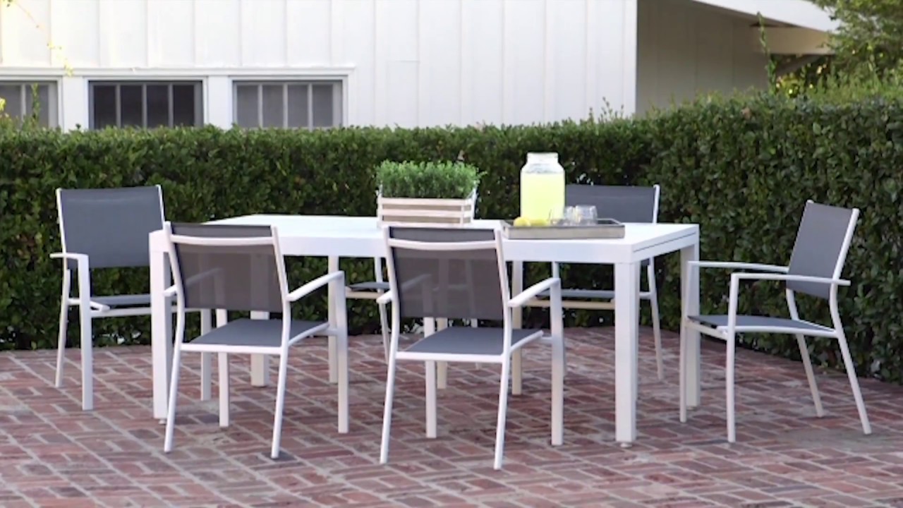 Hanover Del Mar 9 Piece Outdoor Dining Set with 8 Sling Chairs in Gray/White and a 40" x 118" Expandable Dining Table | DELDN9PC-WW