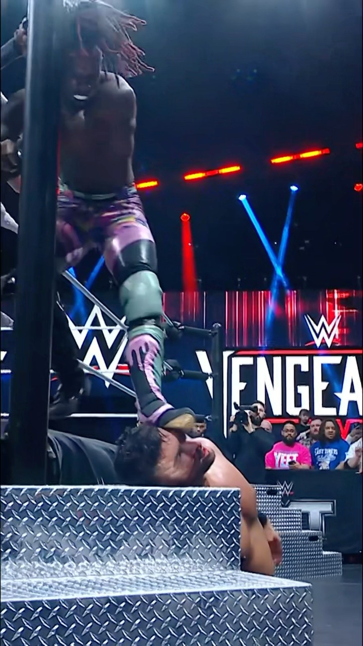 Je'Von tried to get his lick back, but Ethan Page wasn't having it ? #VengeanceDay