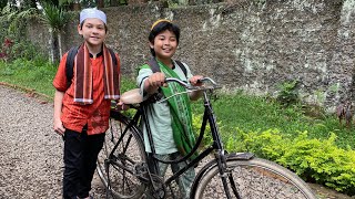 Sultan & Gombloh naik sepeda mau pergi kemana ya? Sinetron Sultan Aji