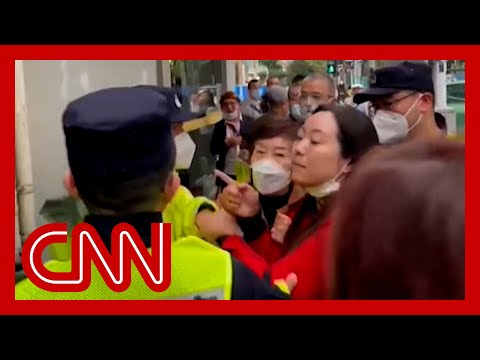 Chinese police use extreme censorship tactics to prevent spread of protests