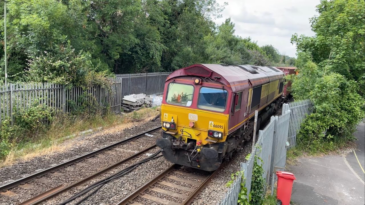 Class 66 + 450 Desiro | 66095 + 450031 + 450100 + 450067 | DB Cargo UK + SWR