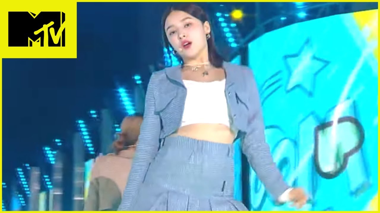 Momoland (모모랜드) - 'Bboom Bboom' (뿜뿜) | 2020 Asia Song Festival
