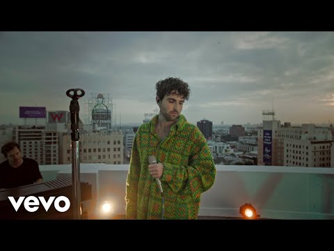 Putar Sleeping On The Phone - Duncan Laurence