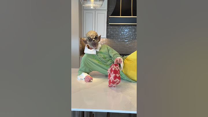 WHY AN EVIL ELF ATTACKED DAD #shorts