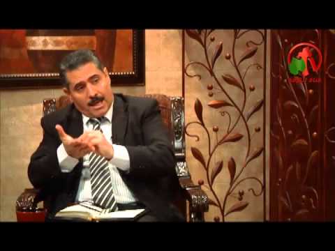 They approach me with their mouth | يقترّب إلي بفمه