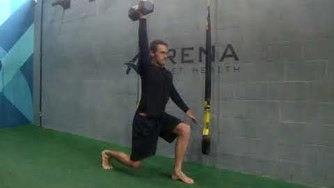 Afundo com Halter Acima da Cabeça / Overhead Dumbbell Split Stance Squat