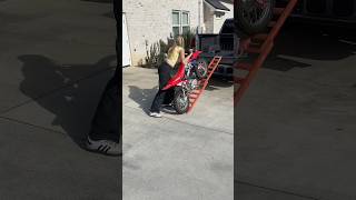 How to load a crf450 like a boss 🙃 #dirtbike #motocross #supercross