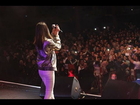 كارمن سليمان تغني لما تشوفك عيني في حفل تخريج طلاب الاكاديمية البريطانية