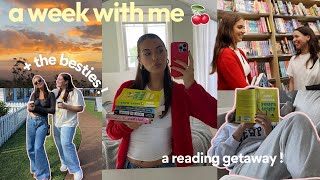 spend a week with the besties: girlhood, book shopping, answering q’s, reading