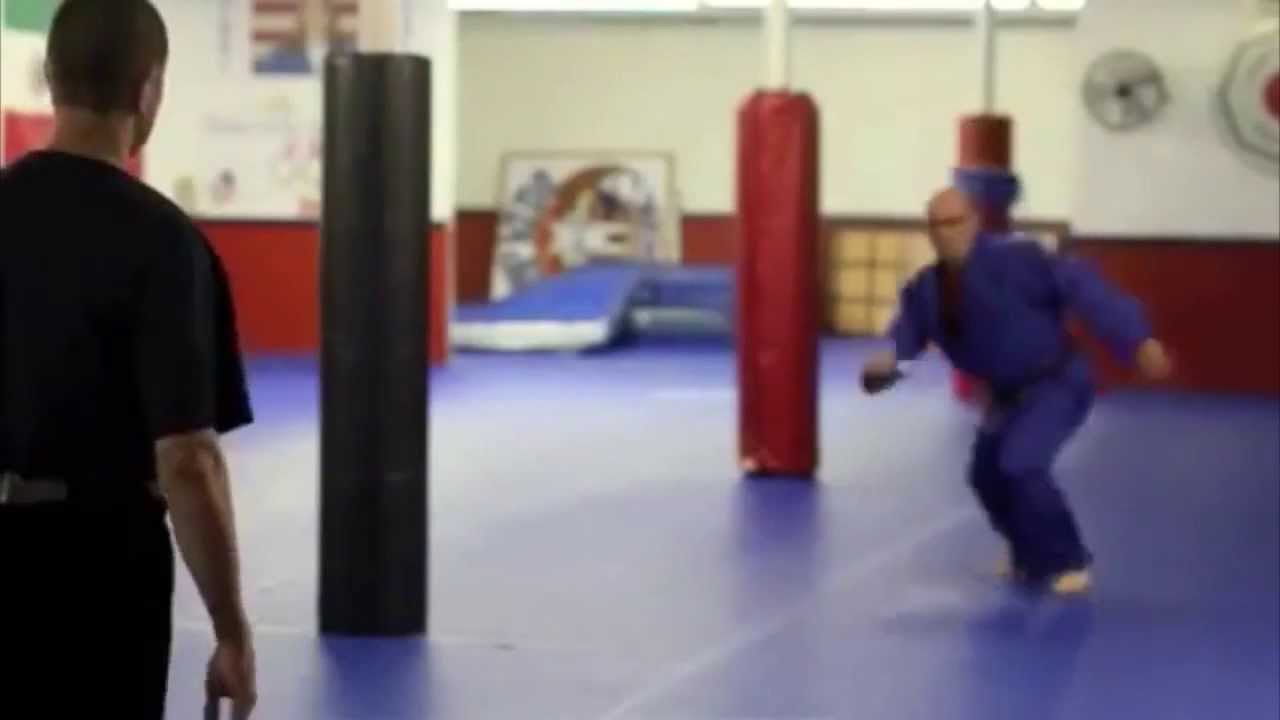 Knife vs Gun The 21 Foot Rule Great Demonstration YouTube YouTube