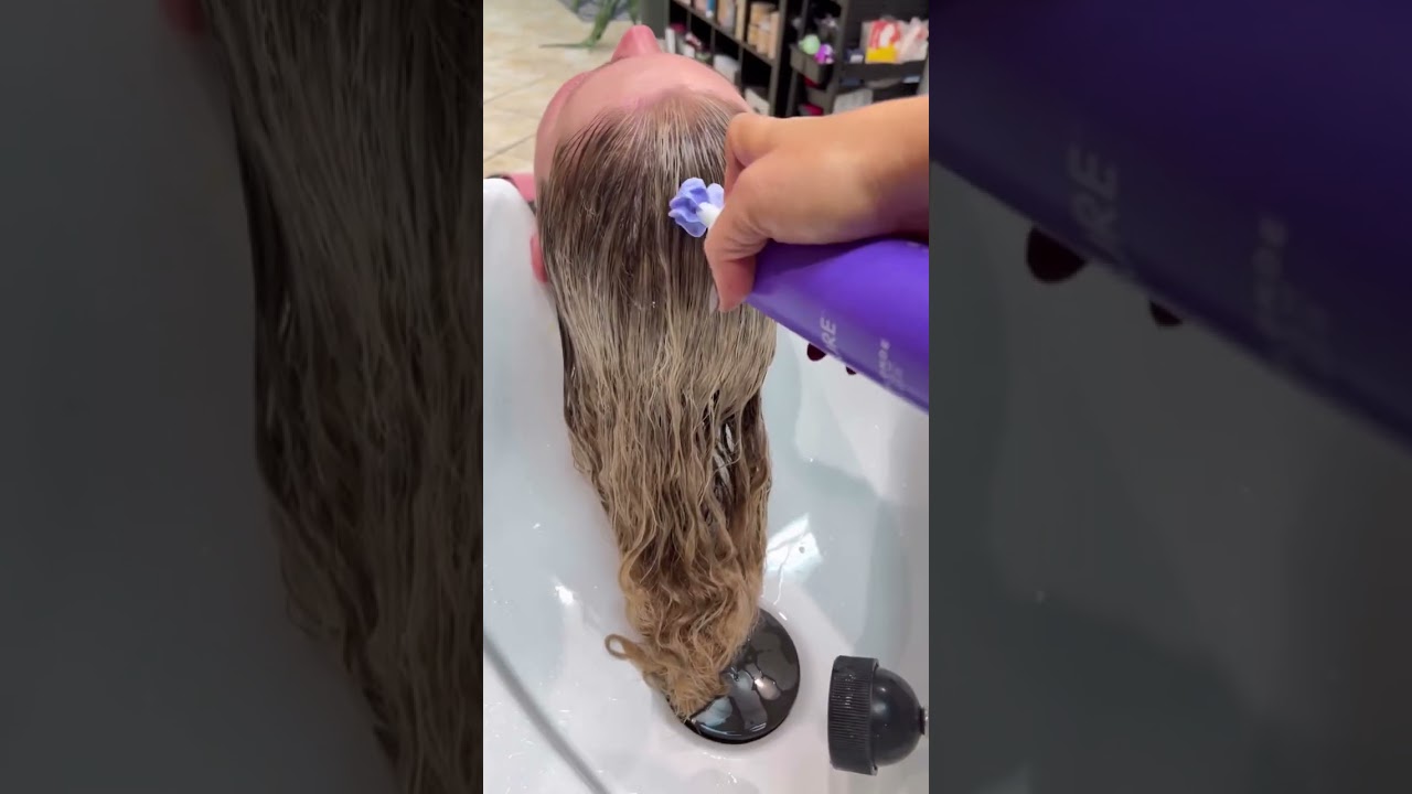 Having fun with Pallure's Bright Blonde Toning Foam Conditioner 💜