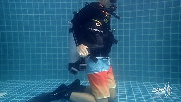 Remove and replace weight system underwater - PADI Skill Circuit - Divemaster and IDC