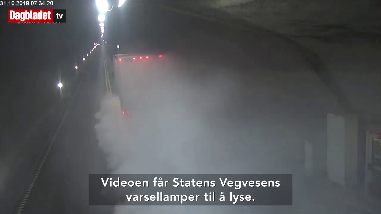 Plutselig dekkes veien av røyk