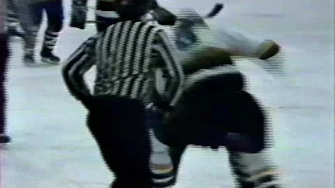 Eric Inman #6 vs Drew Badger #11 MJHL 90-91