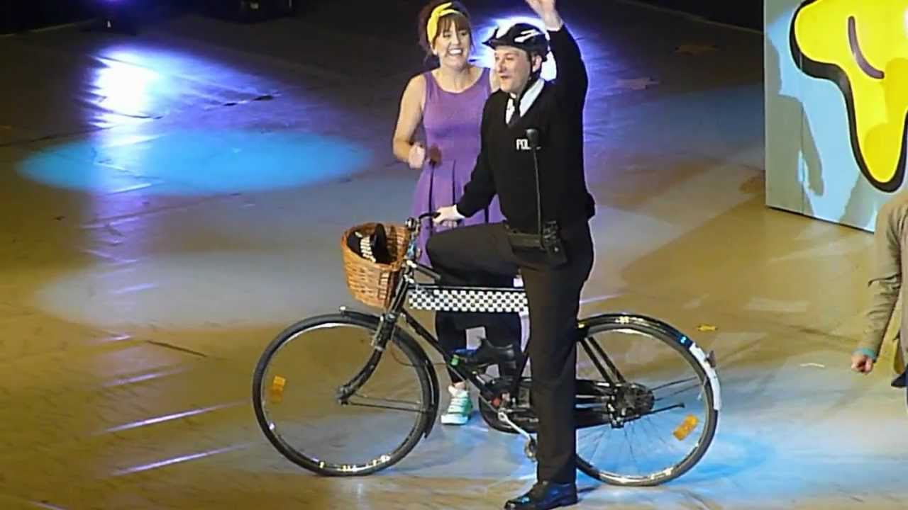 Cbeebies Live - Nottingham - 14th April 2012 - PC Plum and Zing Zillas