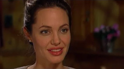 Inside Angelina Jolie's Double Mastectomy Decision - DayDayNews