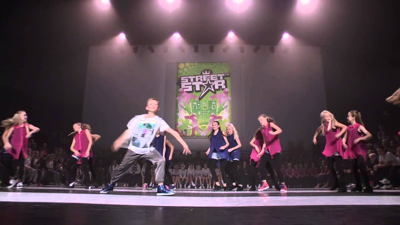 Lilla Satsa Gruppen Step in dansstudio Tyresö