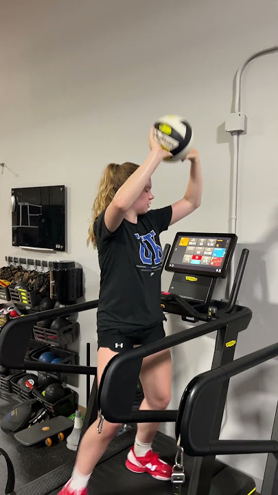 David Schierbaum MAQ Volleyball Training ft. Fiona Cooper