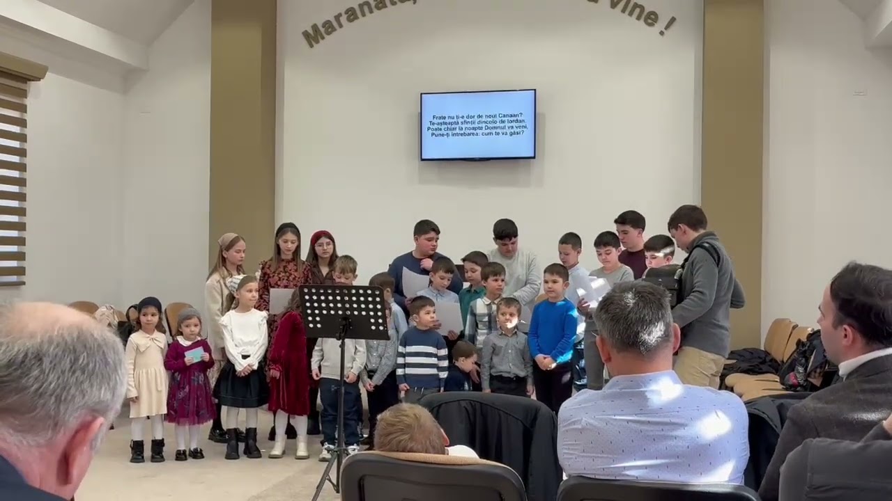Copii si tineri la biserica Penticostala Todiresti 