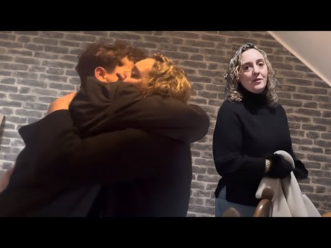 LEJOS CON TUS PROMESAS/QUIERO ESTAR SOLA/REGALO A ADAM/GUAPA PARA EL MARIDO/COMPRAS SIN AMOR/LUJO