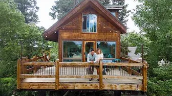 This tiny home literally has a tree growing through it! 😳