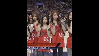 IVE at the Clippers game 💗
