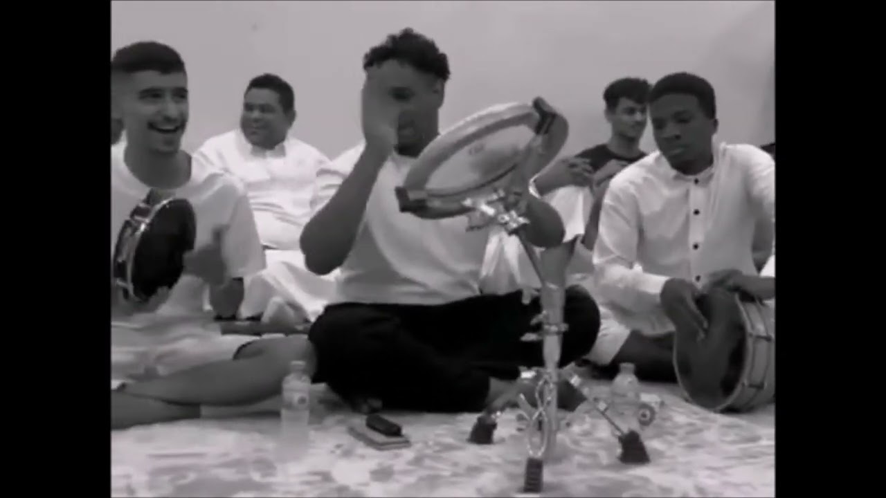 الحي يحييك ... بالسلامة بالسلامة ندخل البحرين مع الكلمات