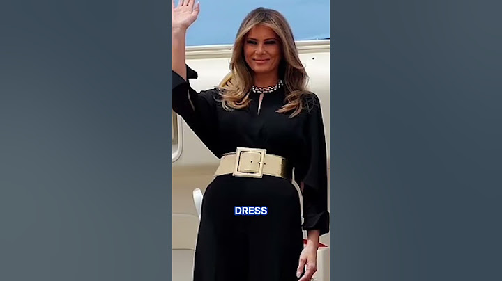 What did Trump's female staffers wear in Saudi Arabia?