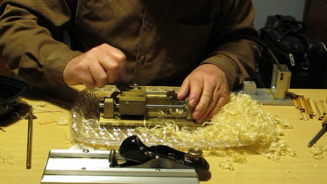 Gouging oboe cane on a "Graf"