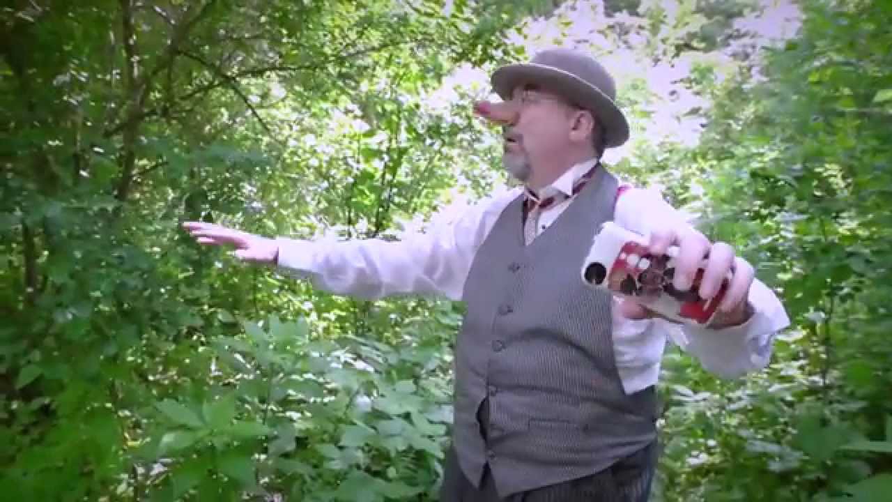 Professor Snip the Clown uses Deaf Bible