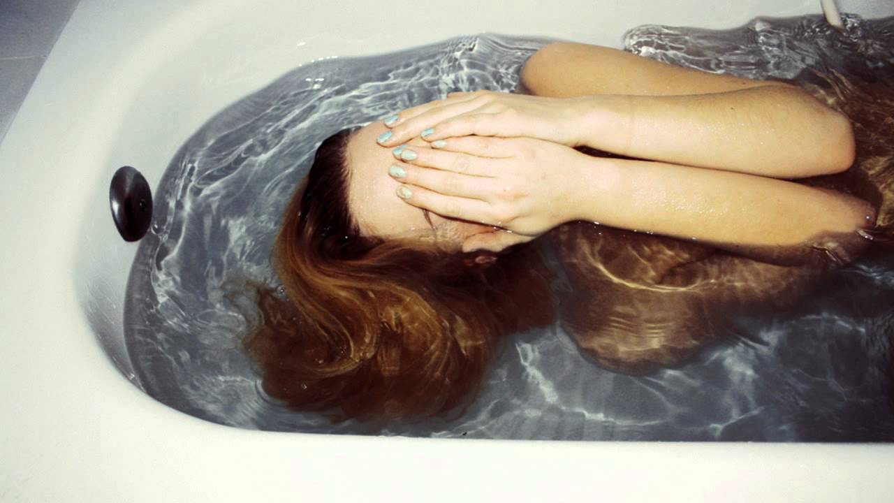 P I C T O C H A T // Love Machine
