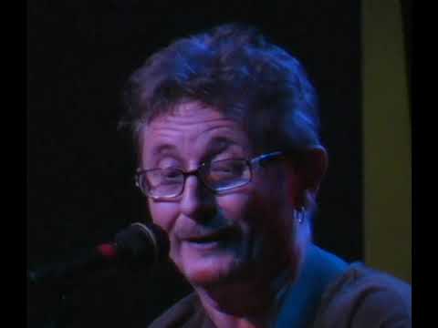 Alistair Hulett in concert. Toledo Ohio.