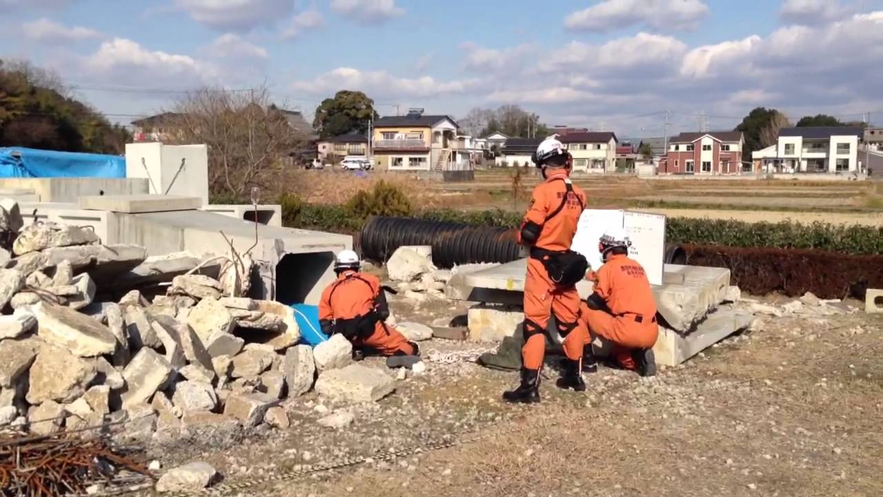 高度救助隊 瓦礫からの救助実演
