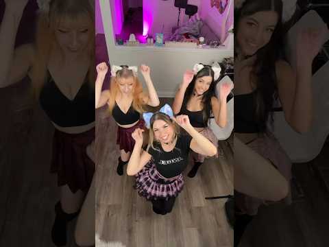 Smol kitty girls