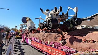 2025 Float Fest - Rose Parade Bits and Pieces, viewing the floats