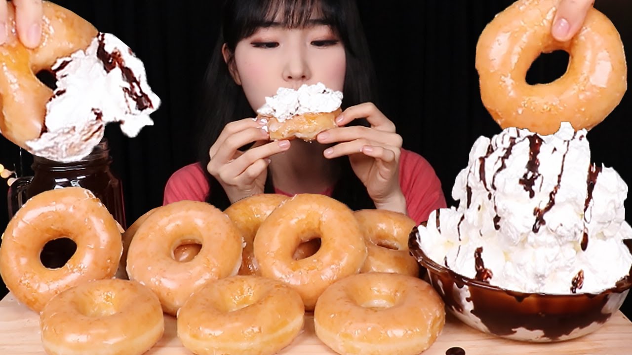 SUB)크리스피 크림 오리지널 글레이즈드 생크림 듬뿍 먹방 KRISPY KREME DOUGHNUTS FRESH CREAM DESSERT MUKBANG ASMR EATING