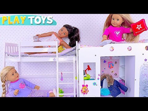 baby-dolls-pillow-fight-in-bunk-bedroom!