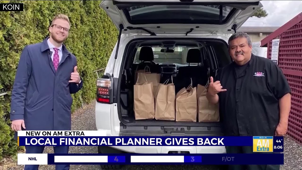 ⁣Tigard man gives back, teaches financial literacy to students