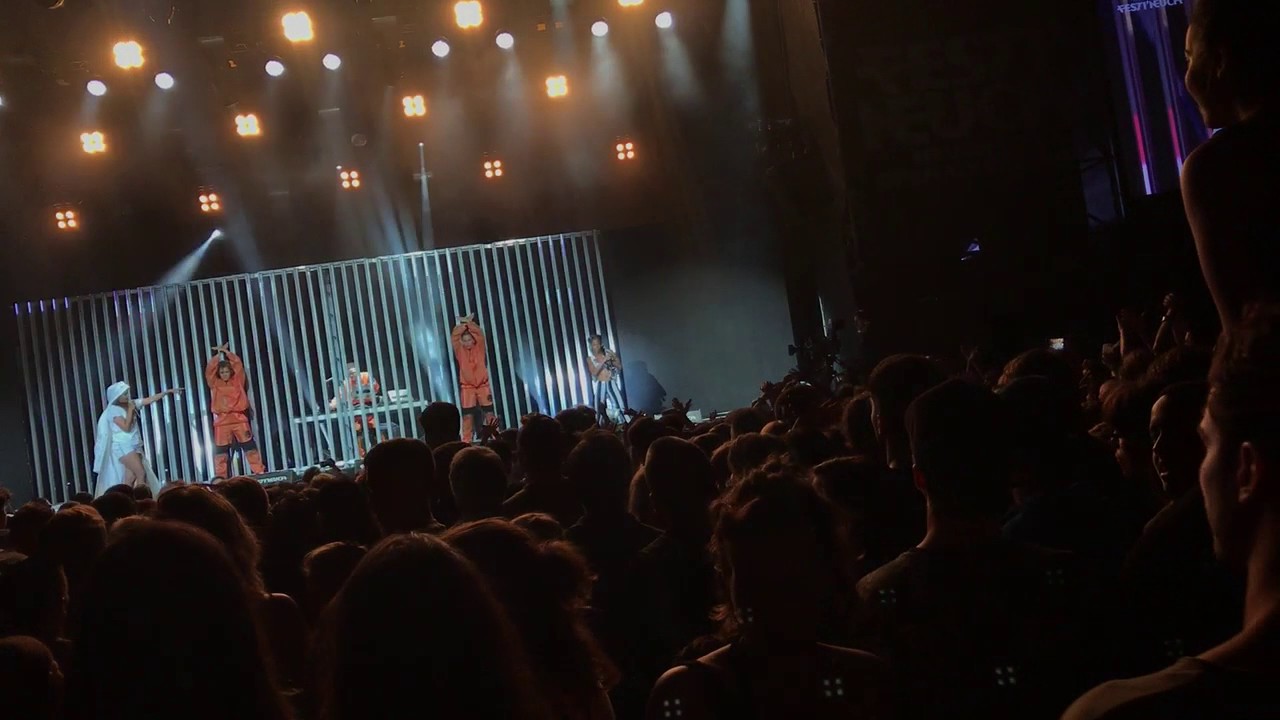M.I.A - Bad Girls & Fly Pirate & Paper Planes- Live @ Festineuch - 2017