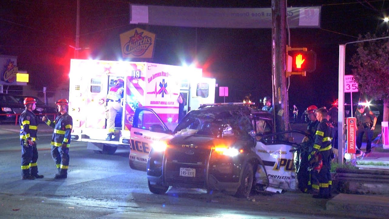 2 SAPD officers taken to hospital after crash on North Side - YouTube