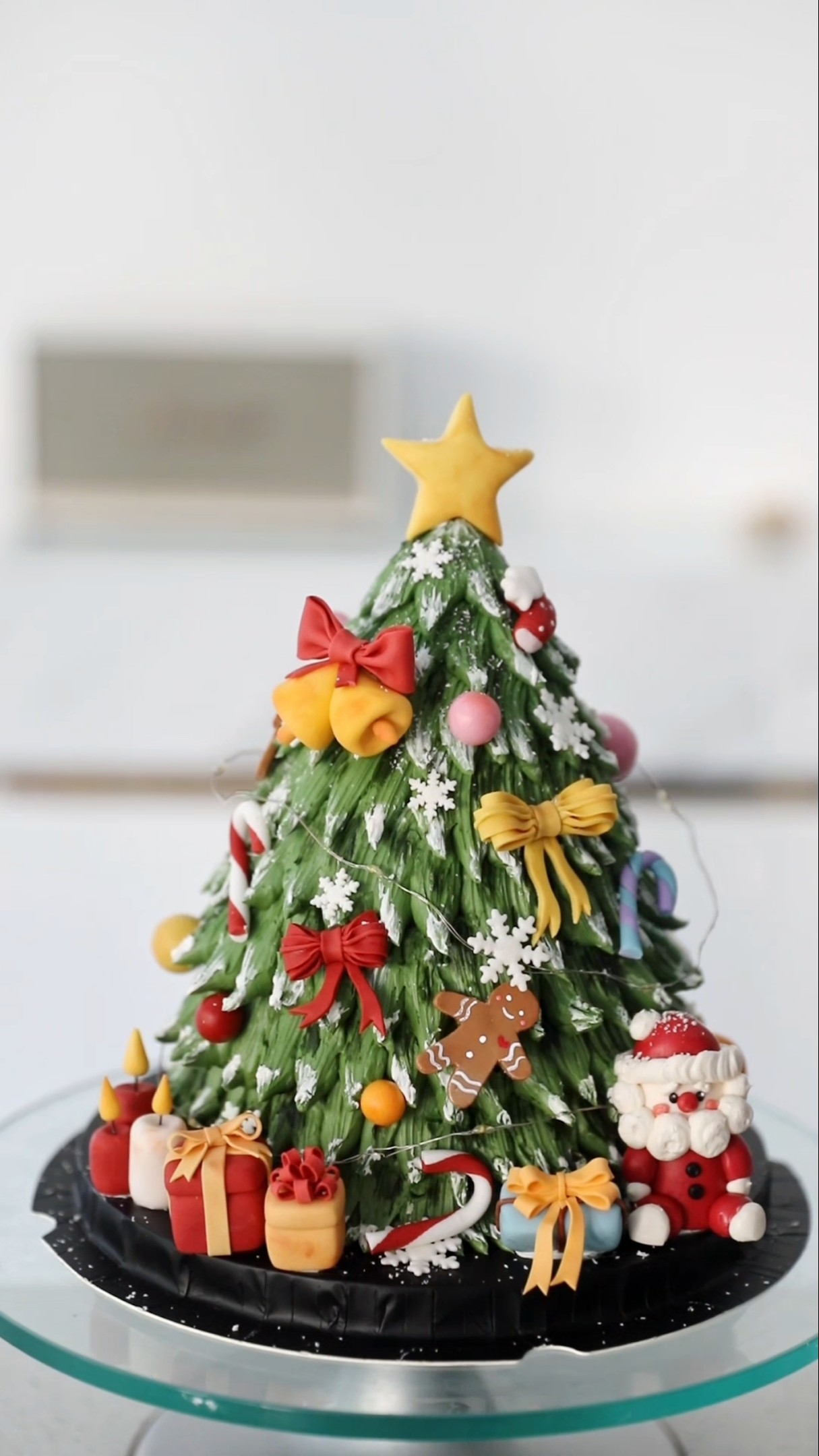 This Christmas tree is so beautiful! ! The atmosphere is so good! Super beautiful Christmas tree