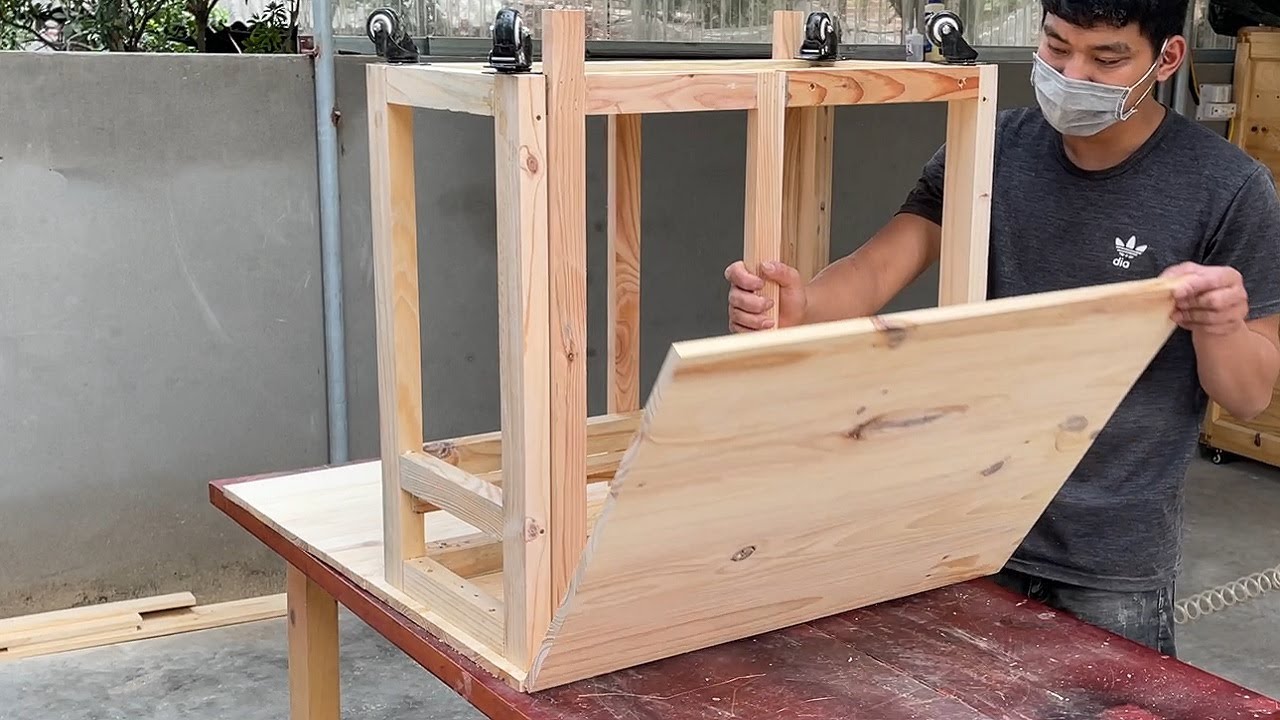 Woodworking Projects Are Extremely Smart // Unique Folding Dining Table Design For Your Small Space