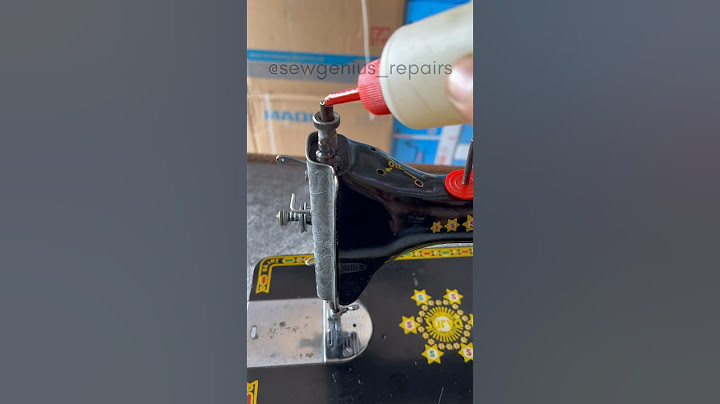 How to Oil a sewing machine✅⚙️🧐 #silaimachineproblem #sewinghacks #sewingmachinerepair #ushajanome