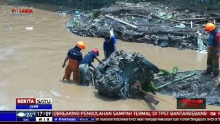 Belasan Mobil Terhanyut Banjir Bandang Bandung